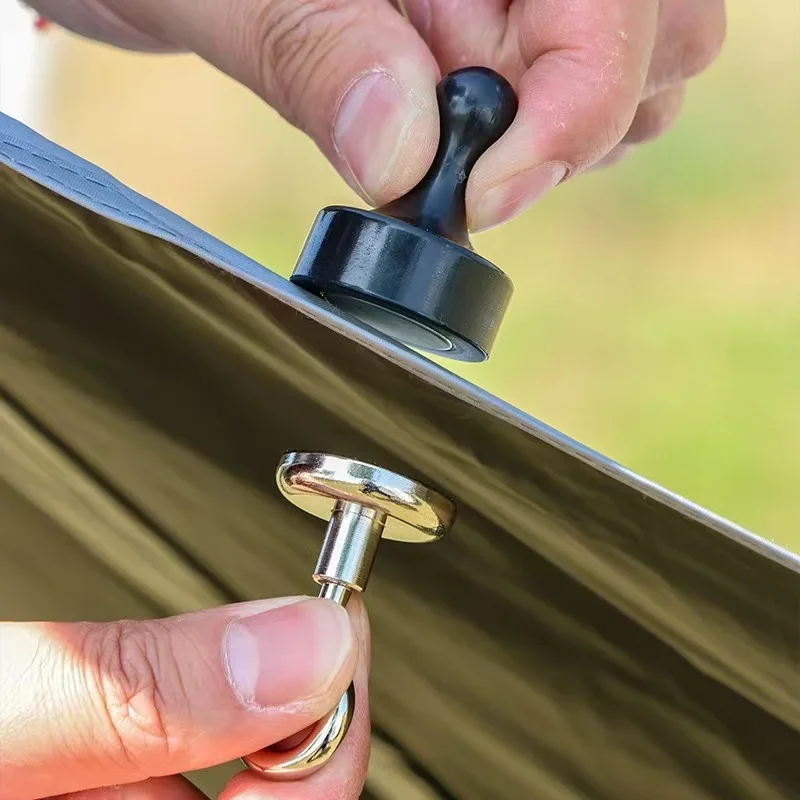 Magnetische Camping-Haken mit Karabiner – Ansicht 2 Magnetische Camping-Haken mit Karabiner – Ansicht 2