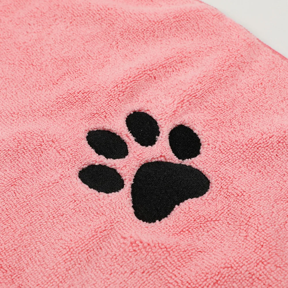 Hundehandtuch Mikrofaser für Hunde und Katzen mit Stickmustern – Ansicht 4 Hundehandtuch Mikrofaser für Hunde und Katzen mit Stickmustern – Ansicht 4